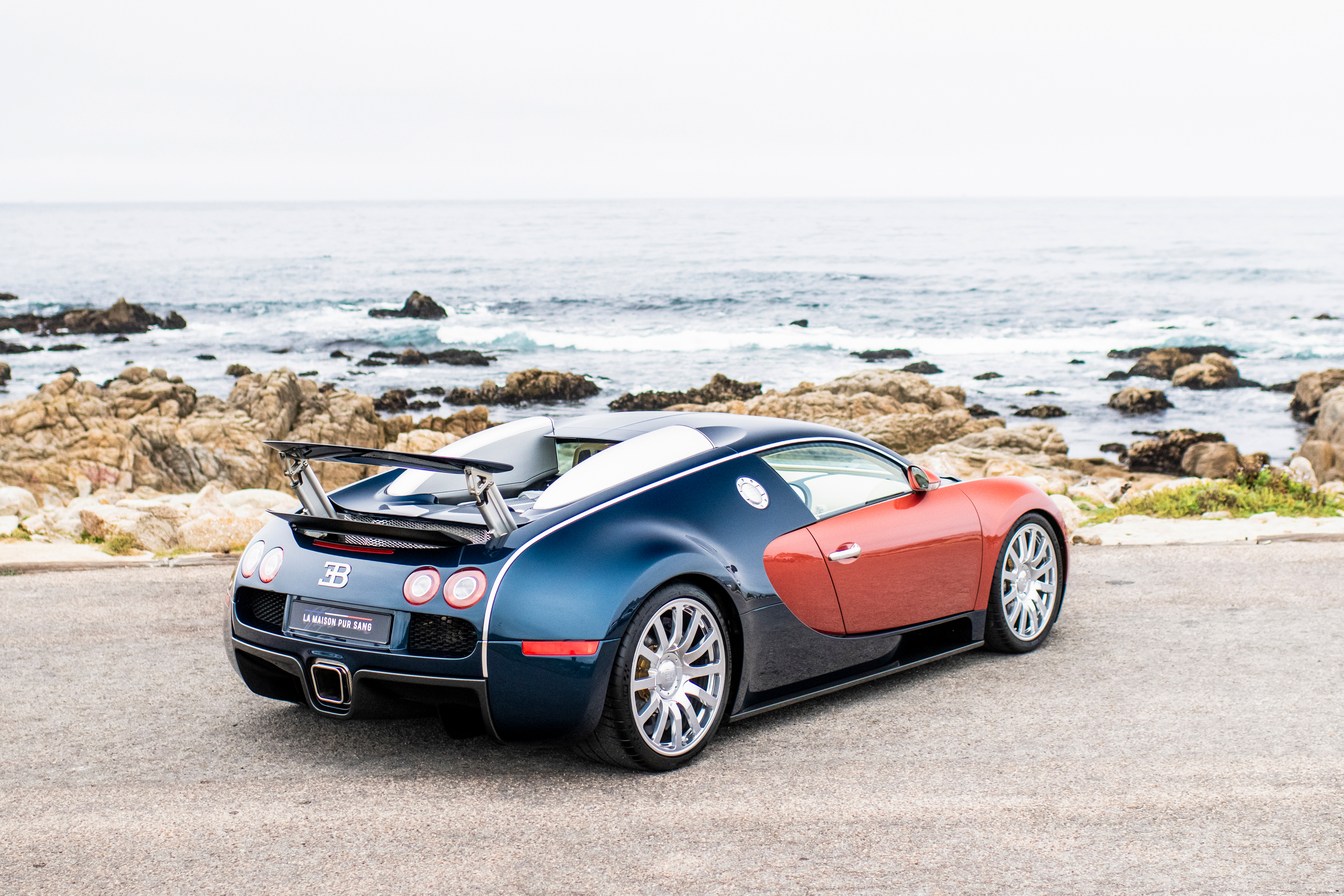 It is finished in unprecedented color-selections for the Veyron: the Tourbillon’s newly developed ‘Rouge Rembrandt’, and the Chiron’s quintessential ‘Petrol Blue’.